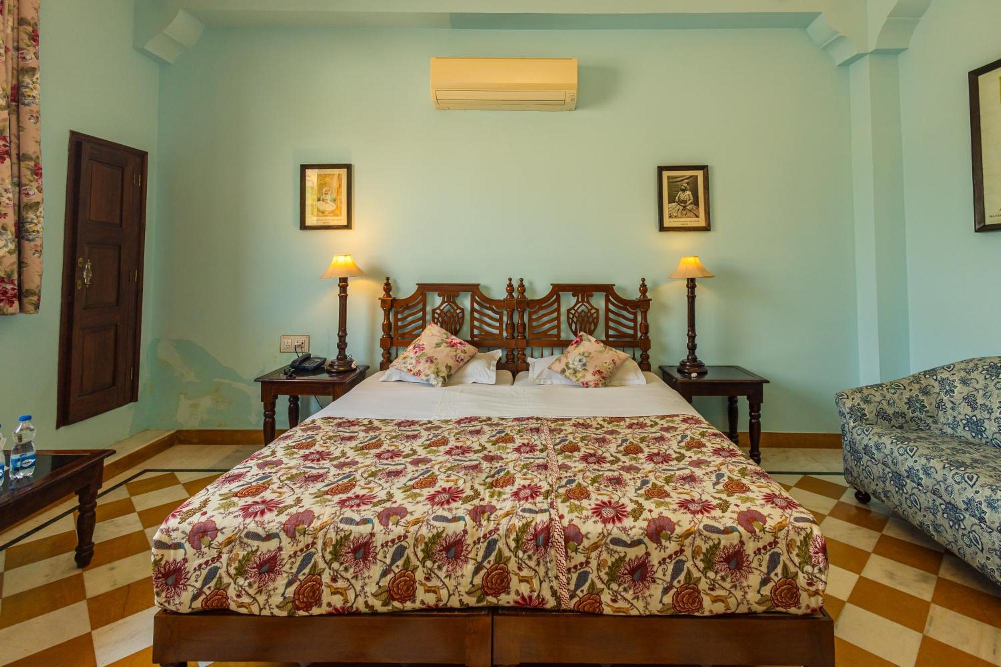 Haveli Pal Hotel